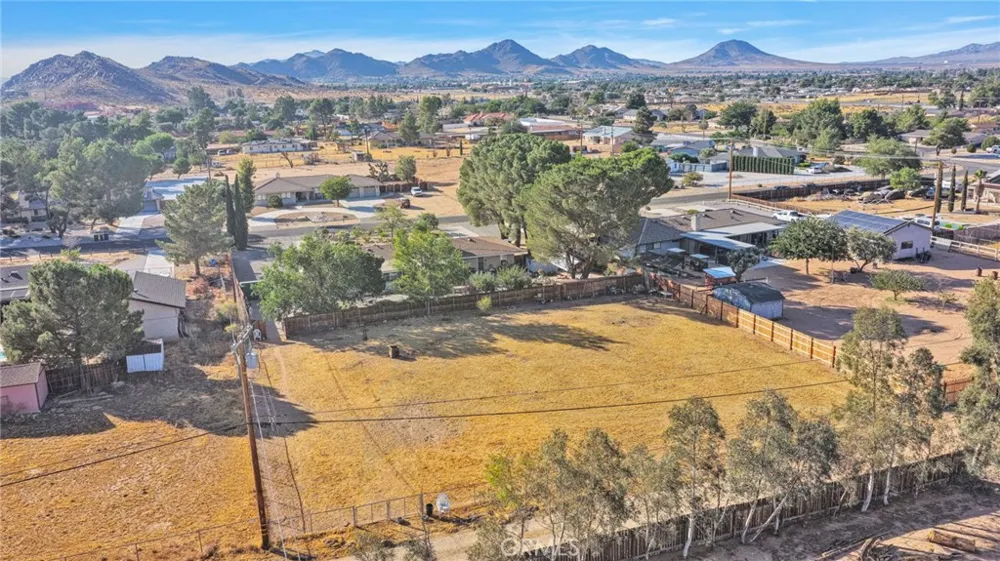 14275 Gayhead Apple Valley, CA 92307