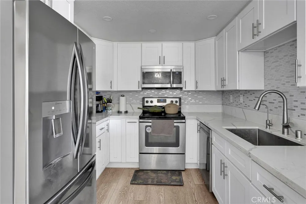 14275 Gayhead Apple Valley, CA 92307