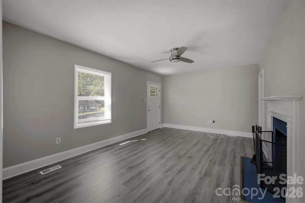 1060 14th Avenue NW Hickory, NC 28601