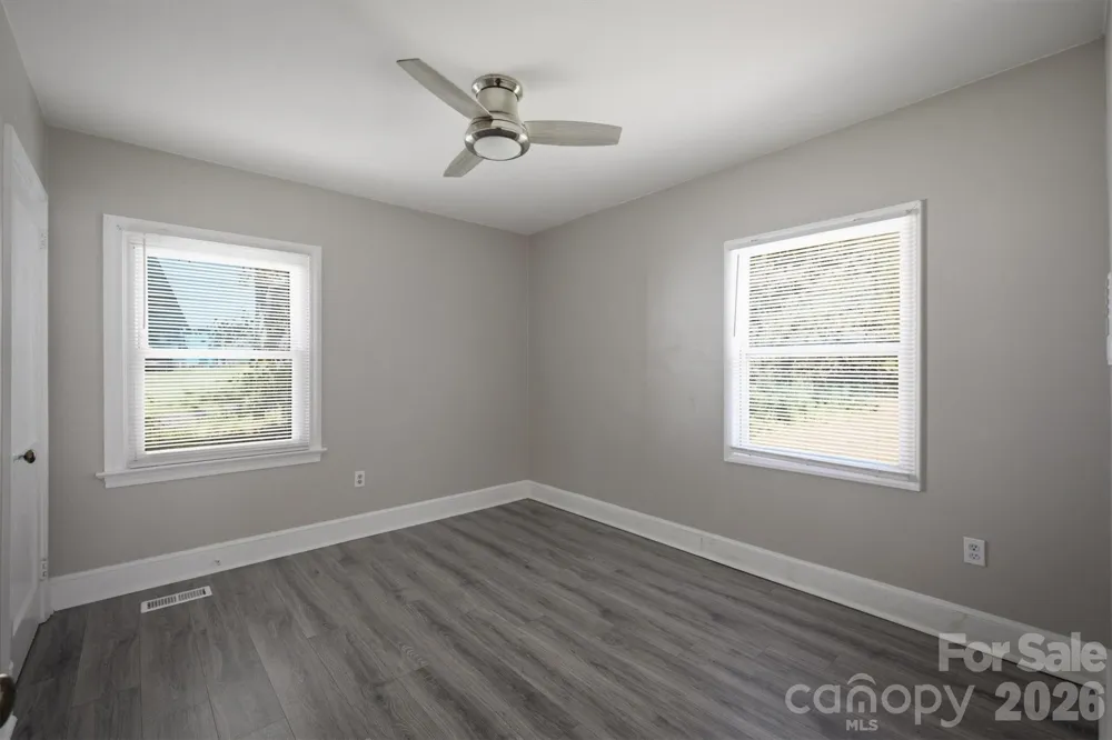 1060 14th Avenue NW Hickory, NC 28601