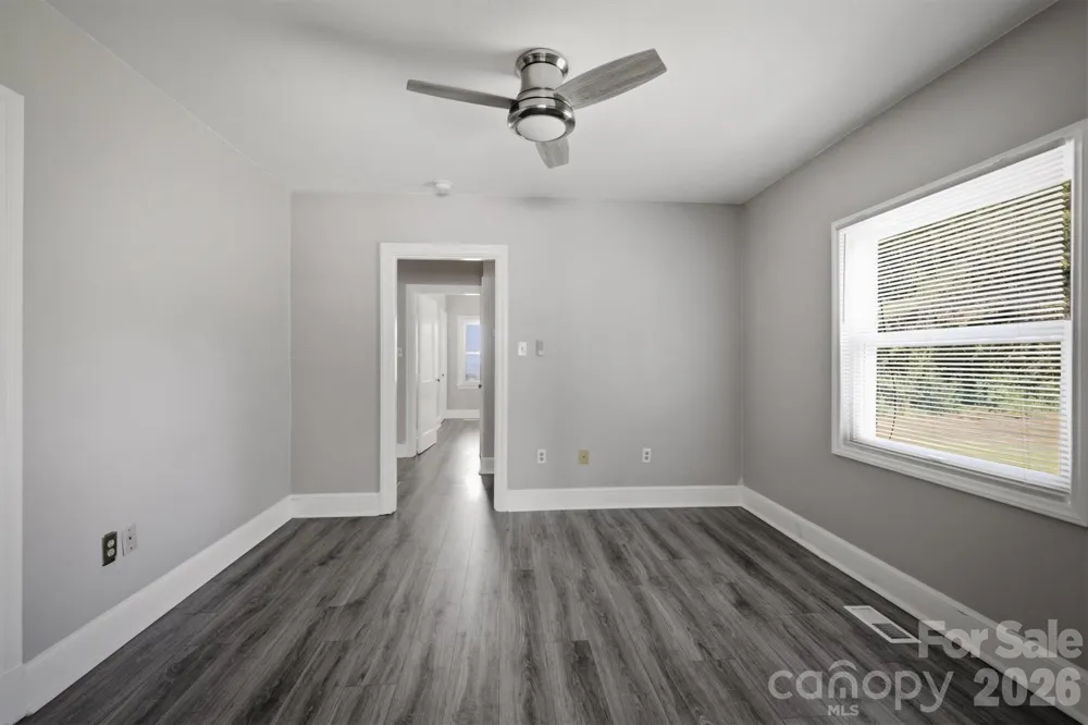 1060 14th Avenue NW Hickory, NC 28601