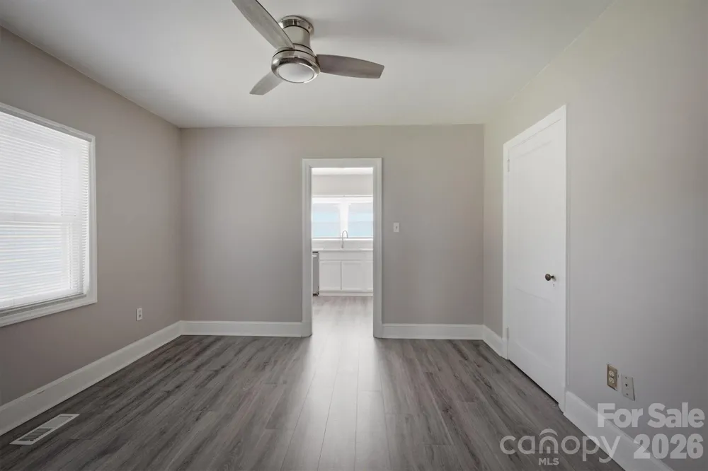 1060 14th Avenue NW Hickory, NC 28601