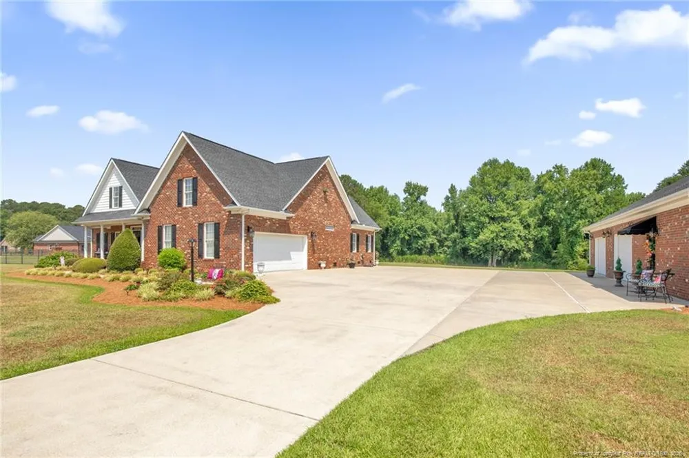 55 Creek Stone Lane Autryville, NC 28318