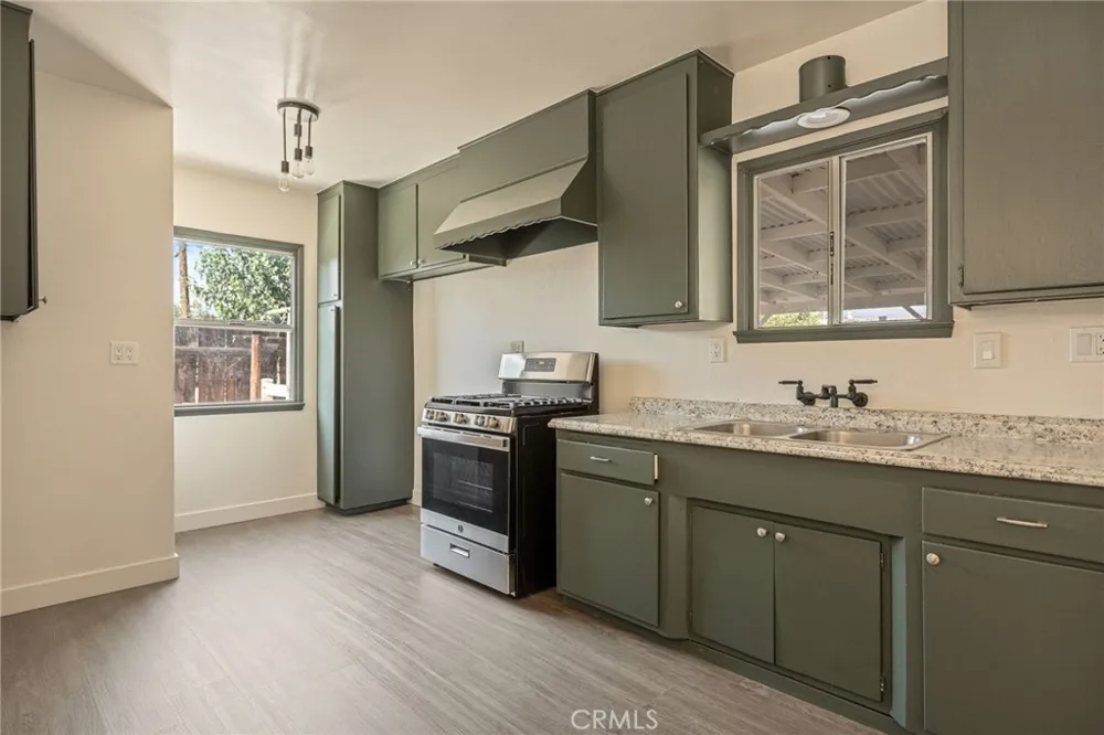 1112 Devon Redlands, CA 92374