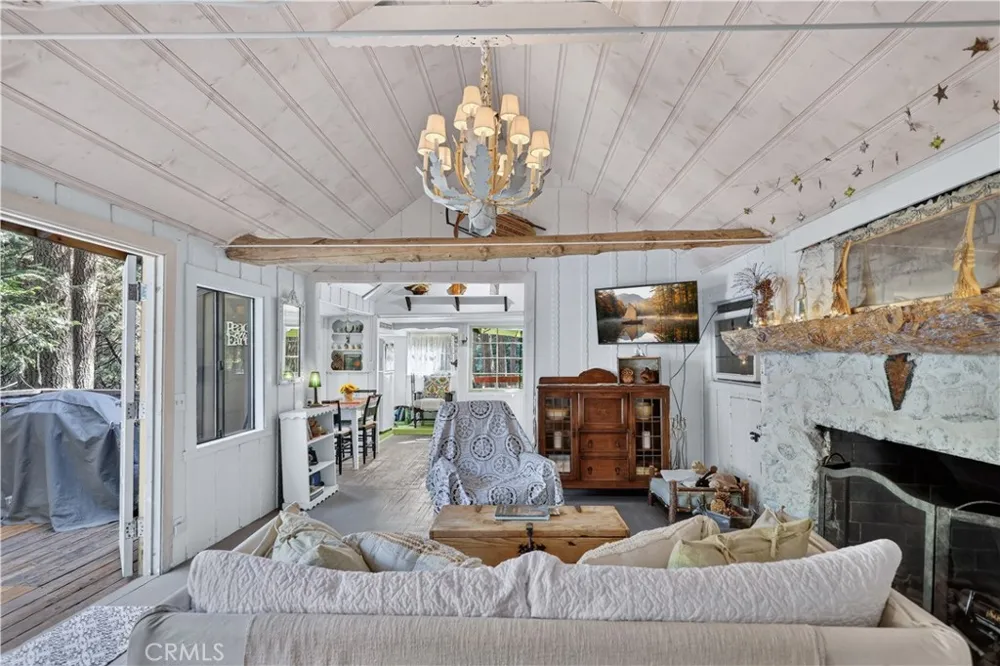 27000 State Highway 189 Blue Jay, CA 92317