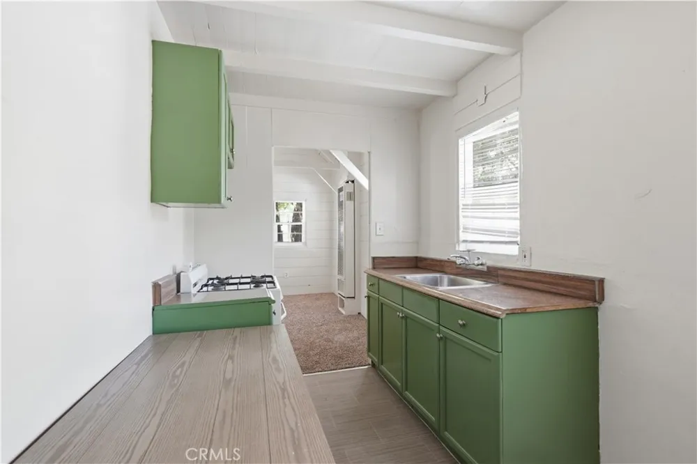 369 Log Crestline, CA 92325