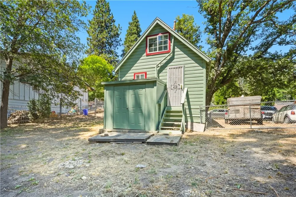 369 Log Crestline, CA 92325