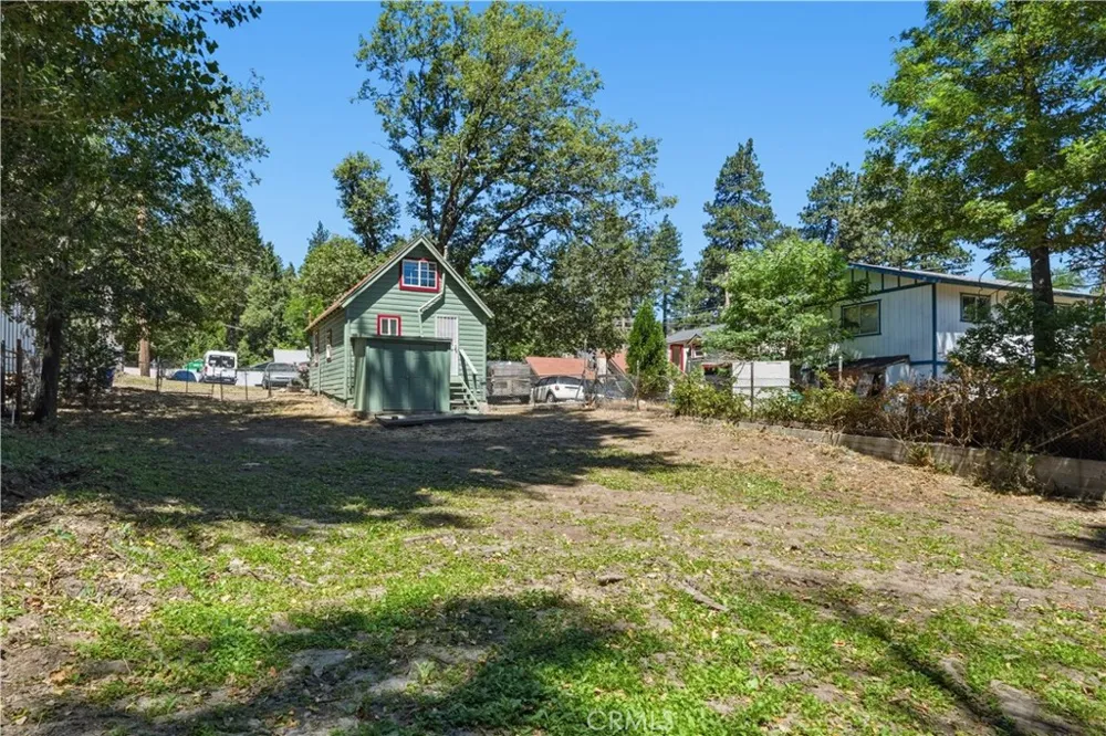 369 Log Crestline, CA 92325
