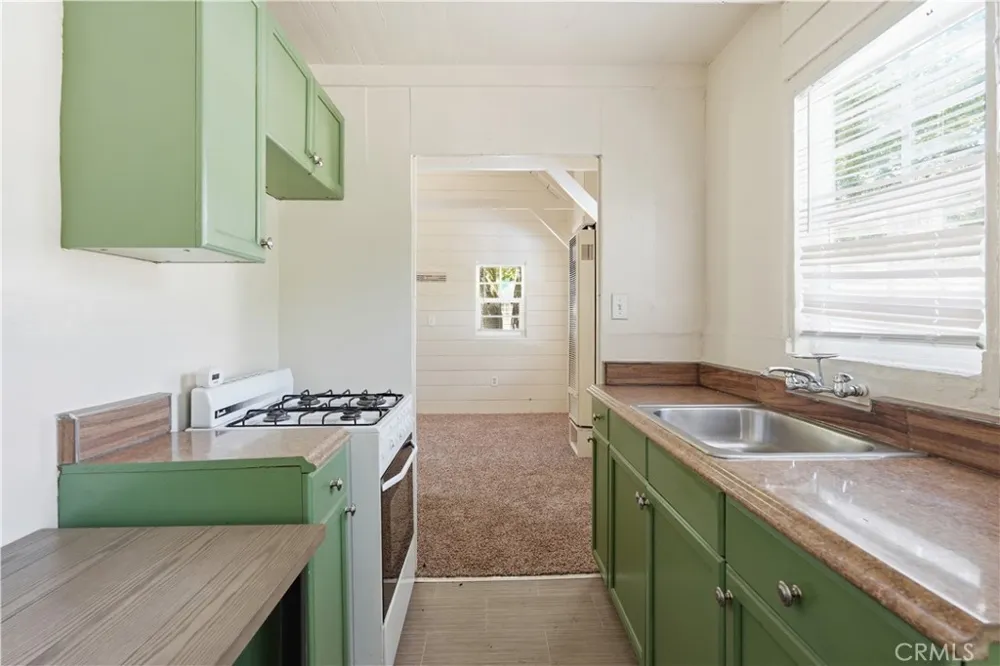 369 Log Crestline, CA 92325