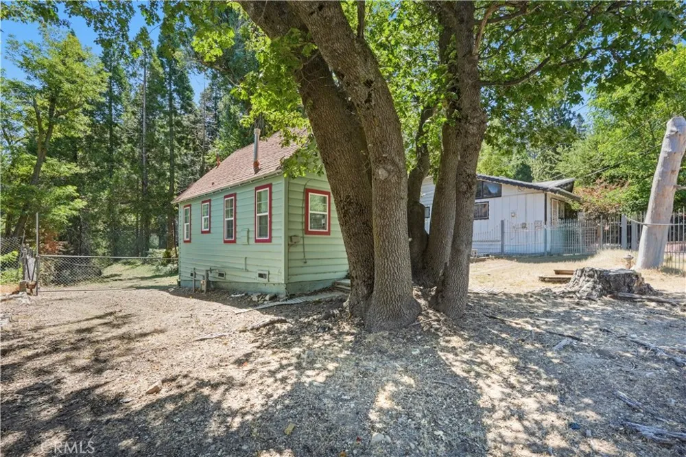 369 Log Crestline, CA 92325