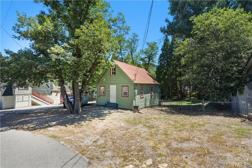 369 Log Crestline, CA 92325