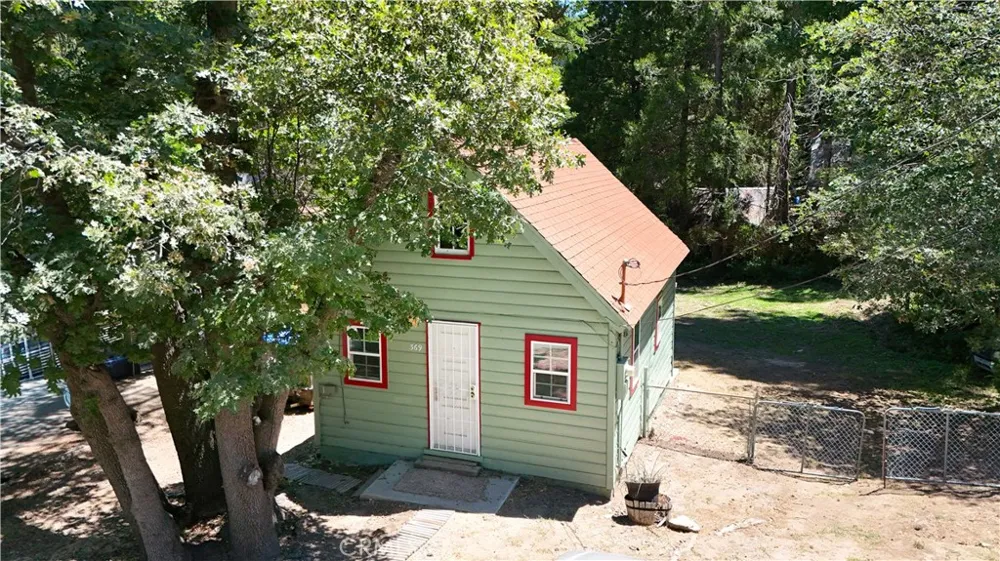 369 Log Crestline, CA 92325