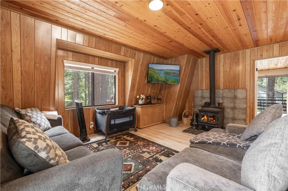42754 La Cerena Big Bear Lake, CA 92315