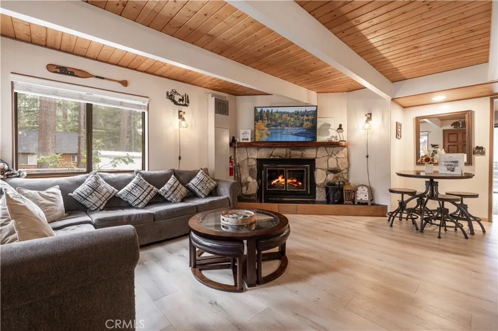 42754 La Cerena Big Bear Lake, CA 92315