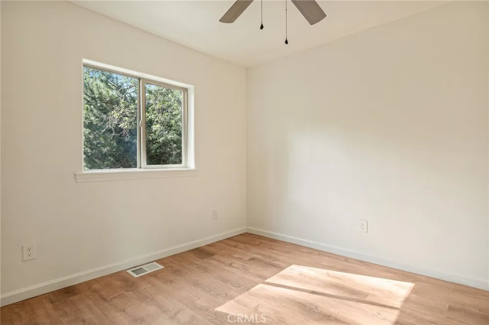 32792 Deer Lick Drive Running Springs, CA 92382
