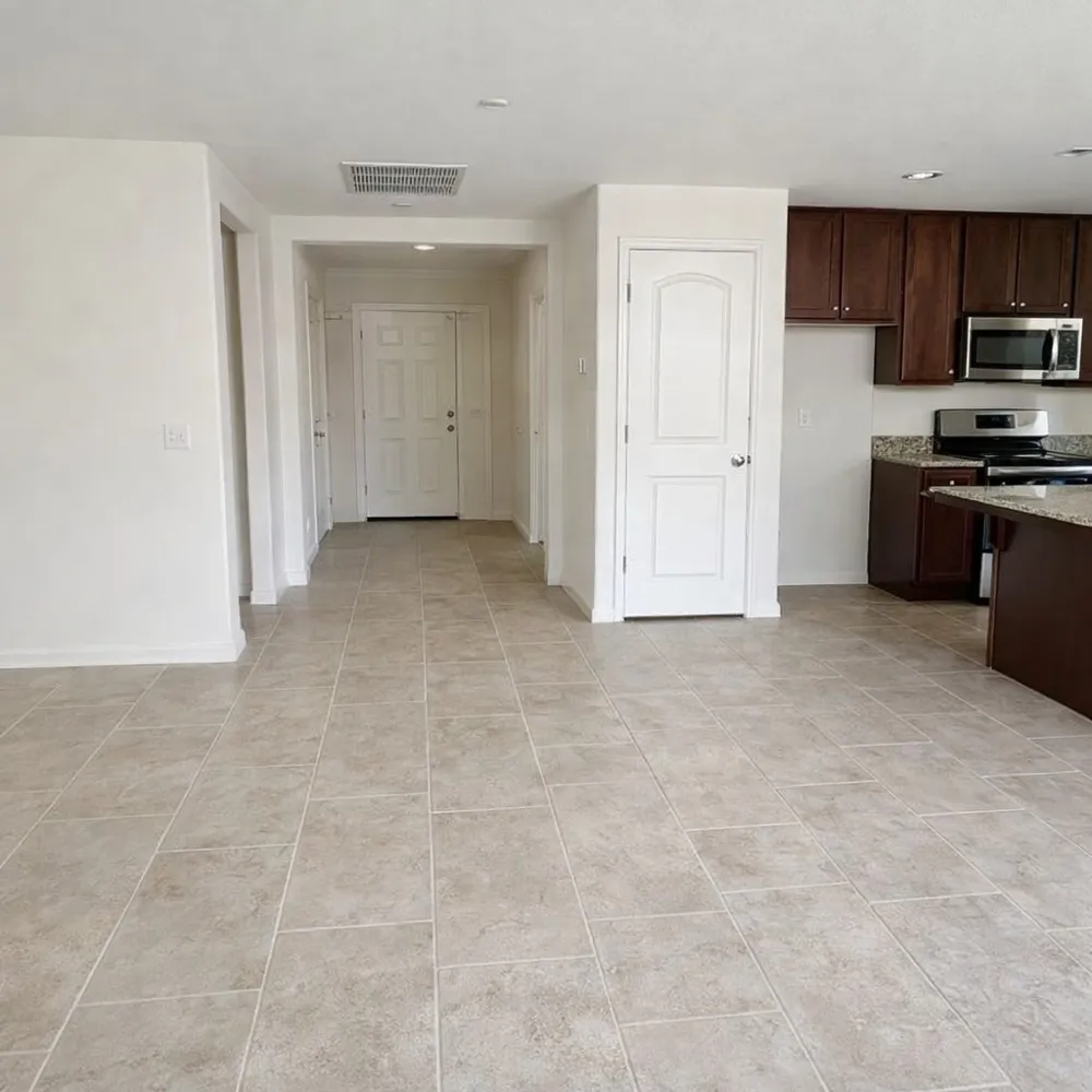 2035 W Chianti Way Hanford, CA 93230