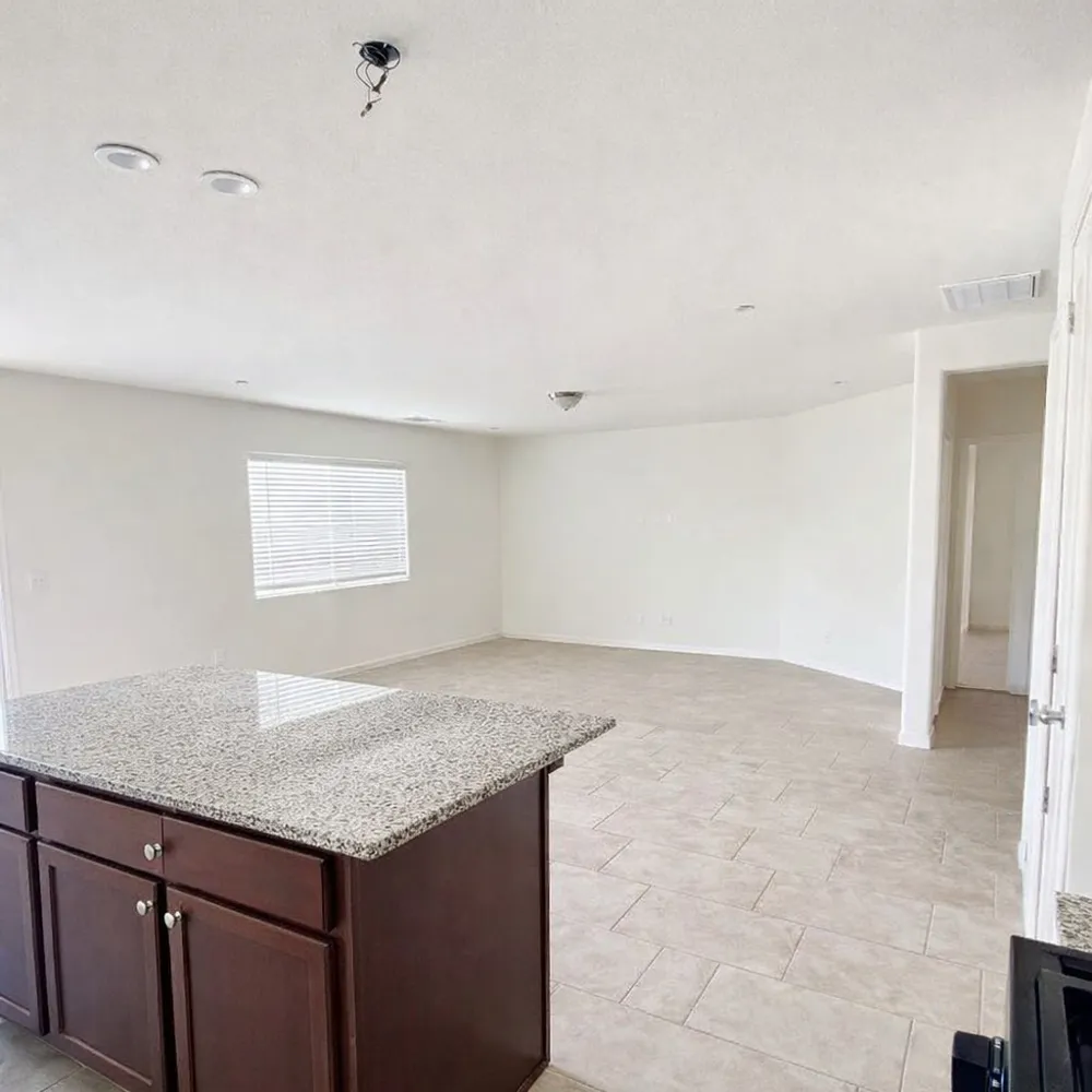 2035 W Chianti Way Hanford, CA 93230