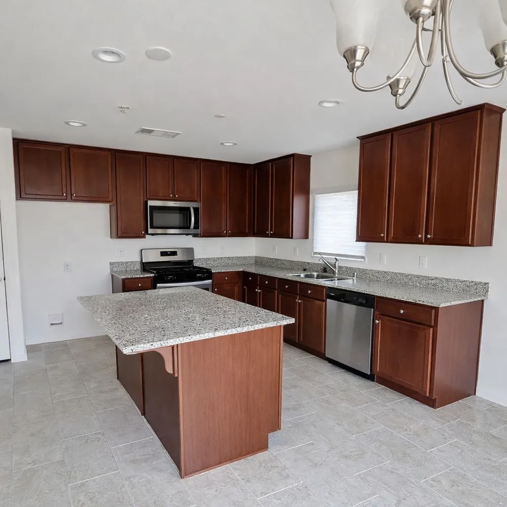 2035 W Chianti Way Hanford, CA 93230