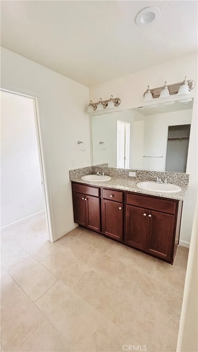2035 W Chianti Way Hanford, CA 93230