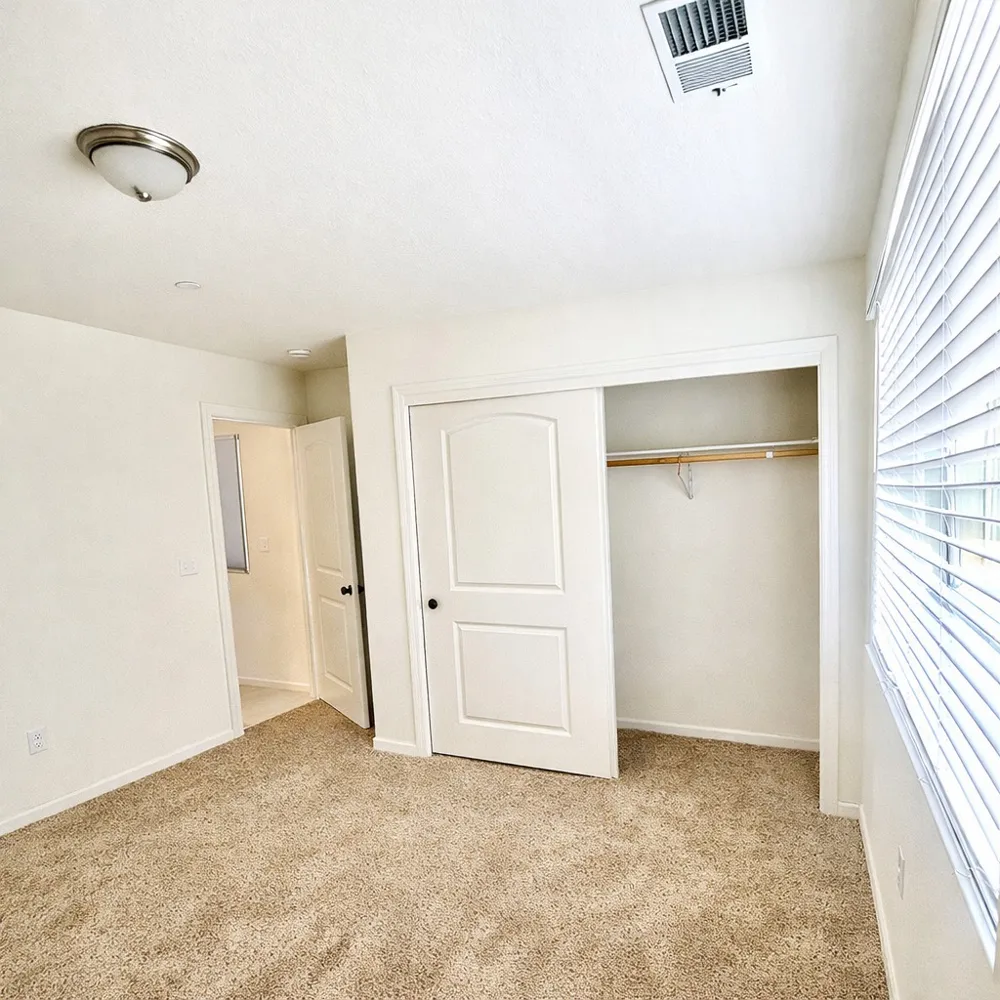 2035 W Chianti Way Hanford, CA 93230