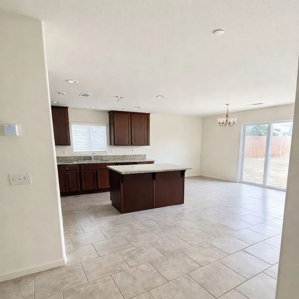 2035 W Chianti Way Hanford, CA 93230
