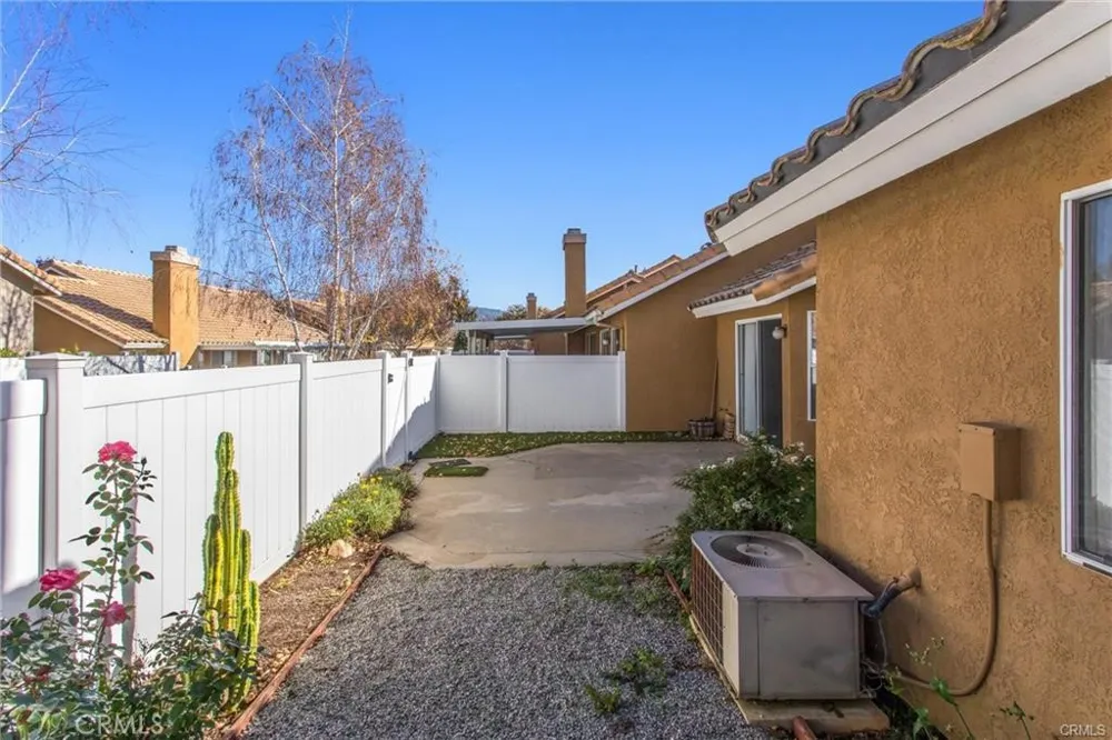 1024 Hogan Banning, CA 92220