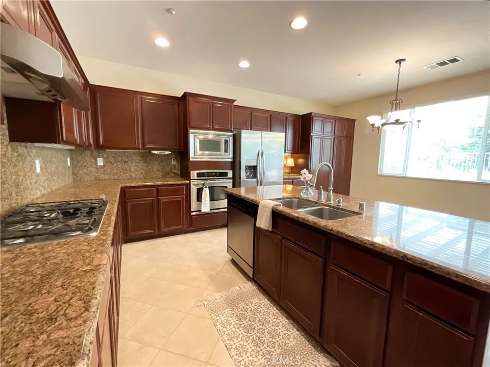 7142 Hidden Court Highland, CA 92346