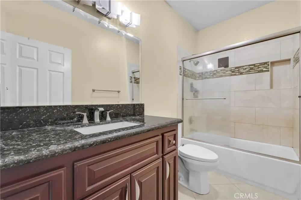19246 Sterling Hill Perris, CA 92570