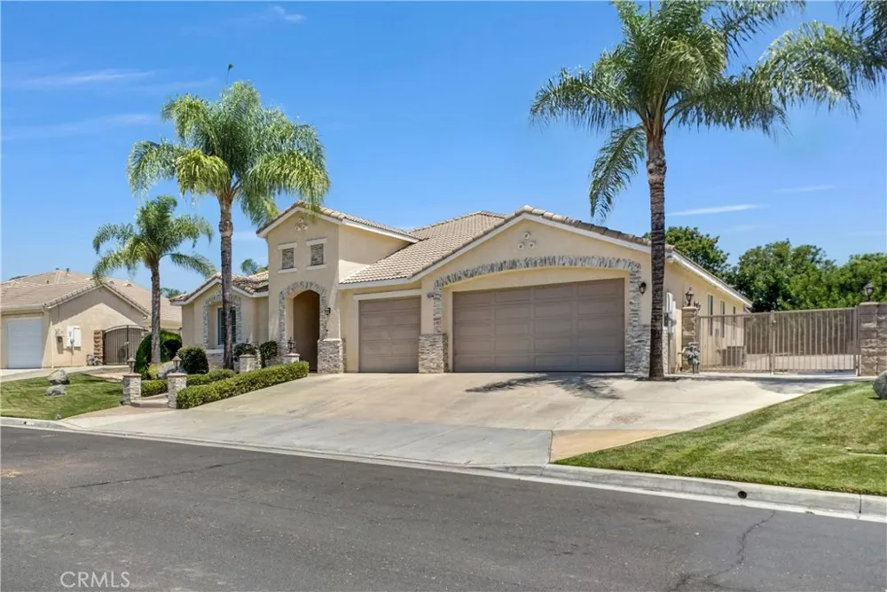 19246 Sterling Hill Perris, CA 92570