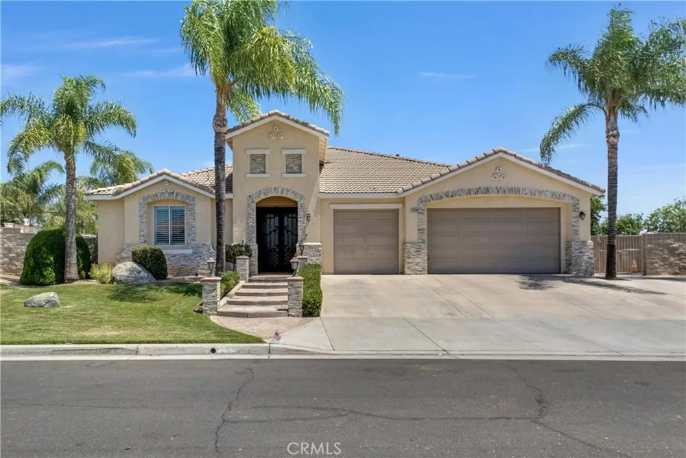 19246 Sterling Hill Perris, CA 92570