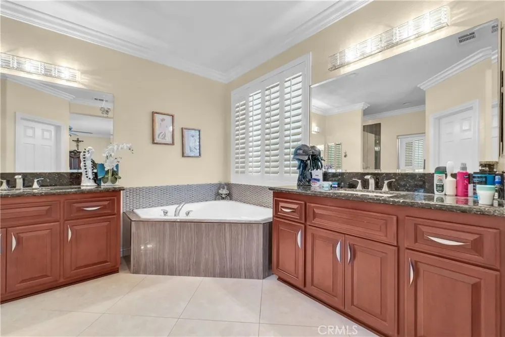 19246 Sterling Hill Perris, CA 92570