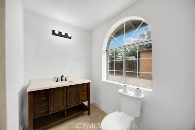 11988 Pepper Bloomington, CA 92316