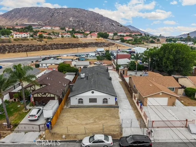 11988 Pepper Bloomington, CA 92316