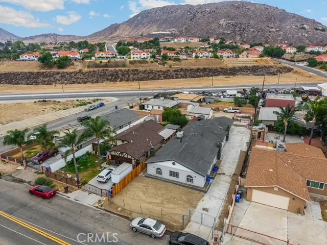 11988 Pepper Bloomington, CA 92316