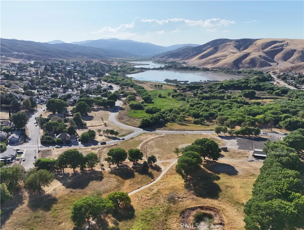 Ashtree Drive Lake Hughes, CA 93532