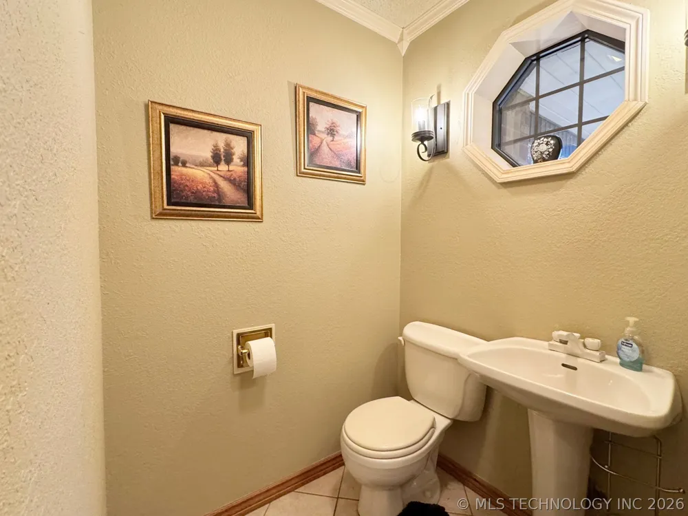 99 Greentree Drive Tahlequah, OK 74464
