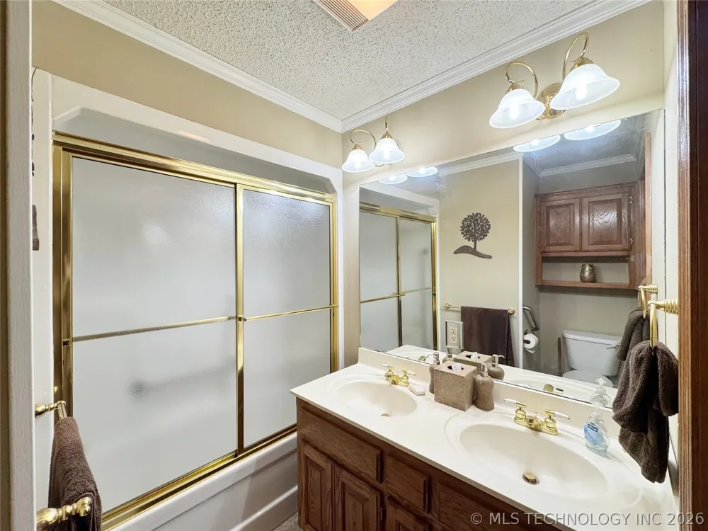 99 Greentree Drive Tahlequah, OK 74464
