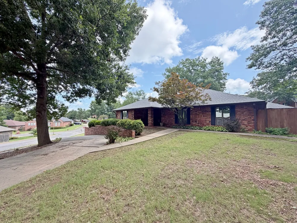 99 Greentree Drive Tahlequah, OK 74464