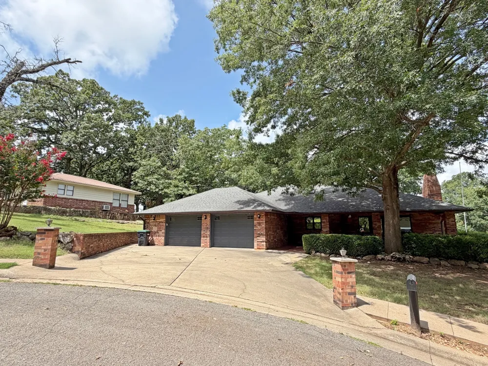 99 Greentree Drive Tahlequah, OK 74464