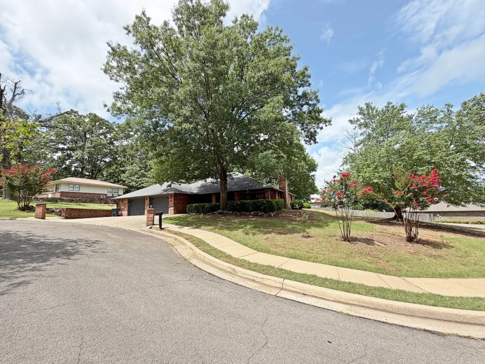 99 Greentree Drive Tahlequah, OK 74464