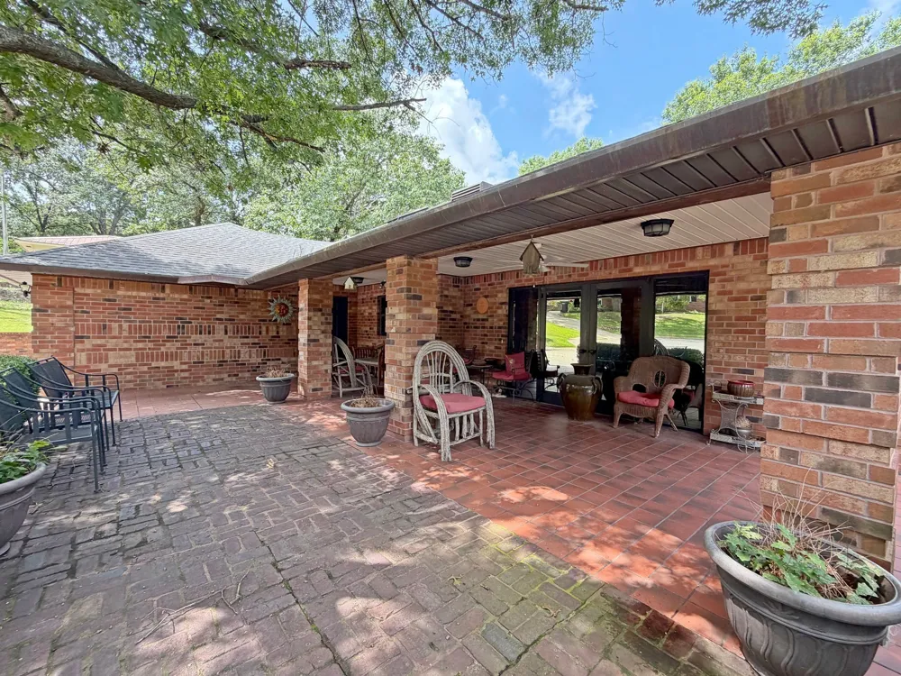 99 Greentree Drive Tahlequah, OK 74464
