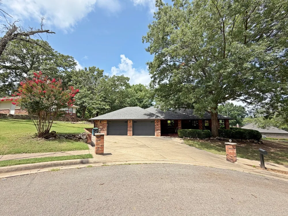 99 Greentree Drive Tahlequah, OK 74464