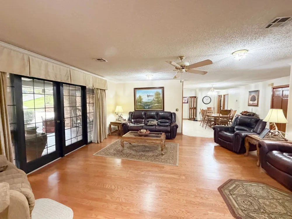 99 Greentree Drive Tahlequah, OK 74464