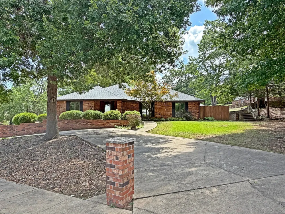 99 Greentree Drive Tahlequah, OK 74464