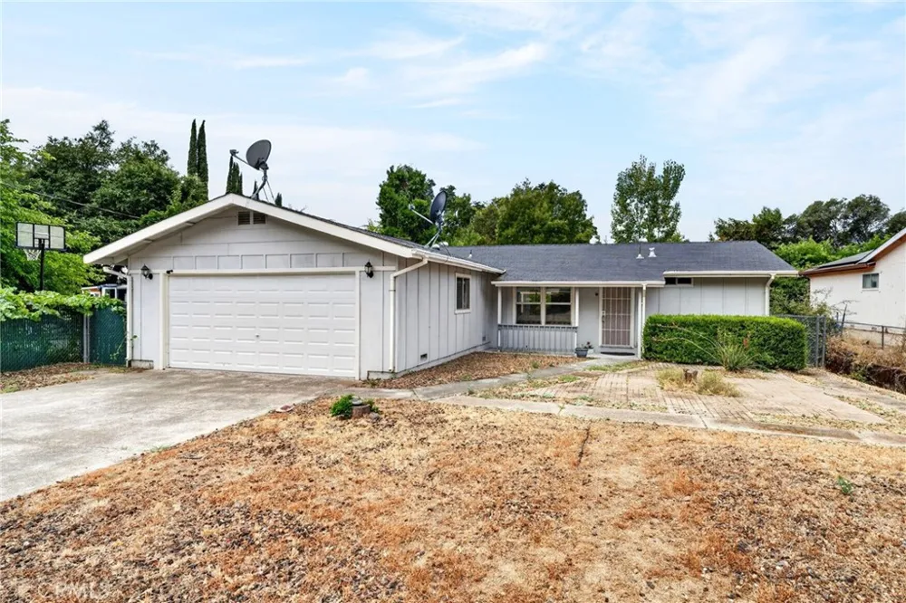 6843 Virginia Lucerne, CA 95458