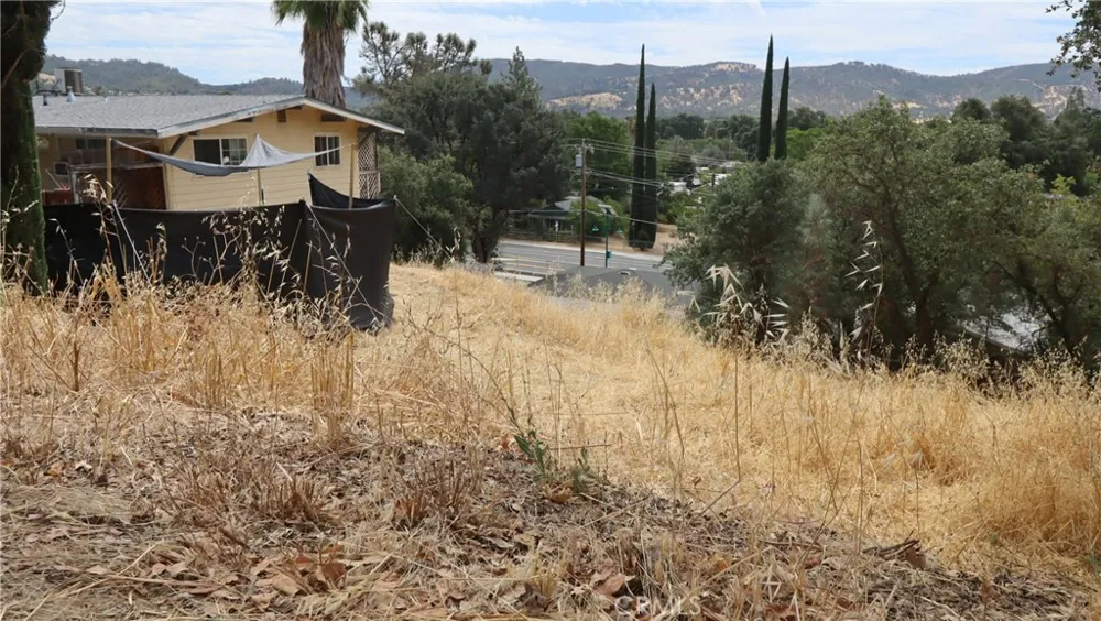 12871 Lakeview Drive Clearlake Oaks, CA 95423