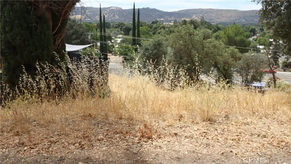 12871 Lakeview Drive Clearlake Oaks, CA 95423