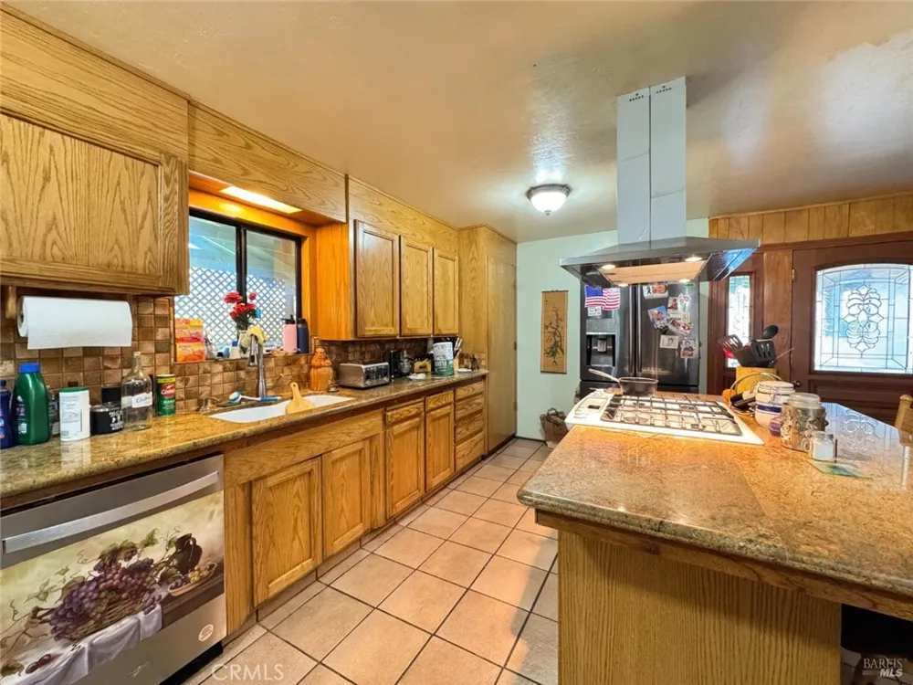 4400 Lake Ridge Drive Ukiah, CA 95482