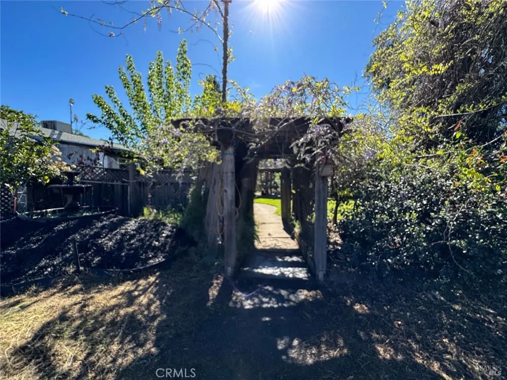4400 Lake Ridge Drive Ukiah, CA 95482