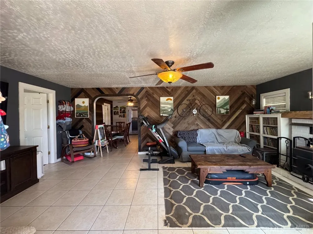 4400 Lake Ridge Drive Ukiah, CA 95482
